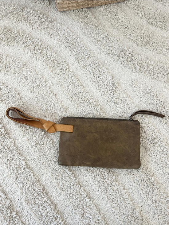 Able Handbags - Able Gray Leather Wristlet